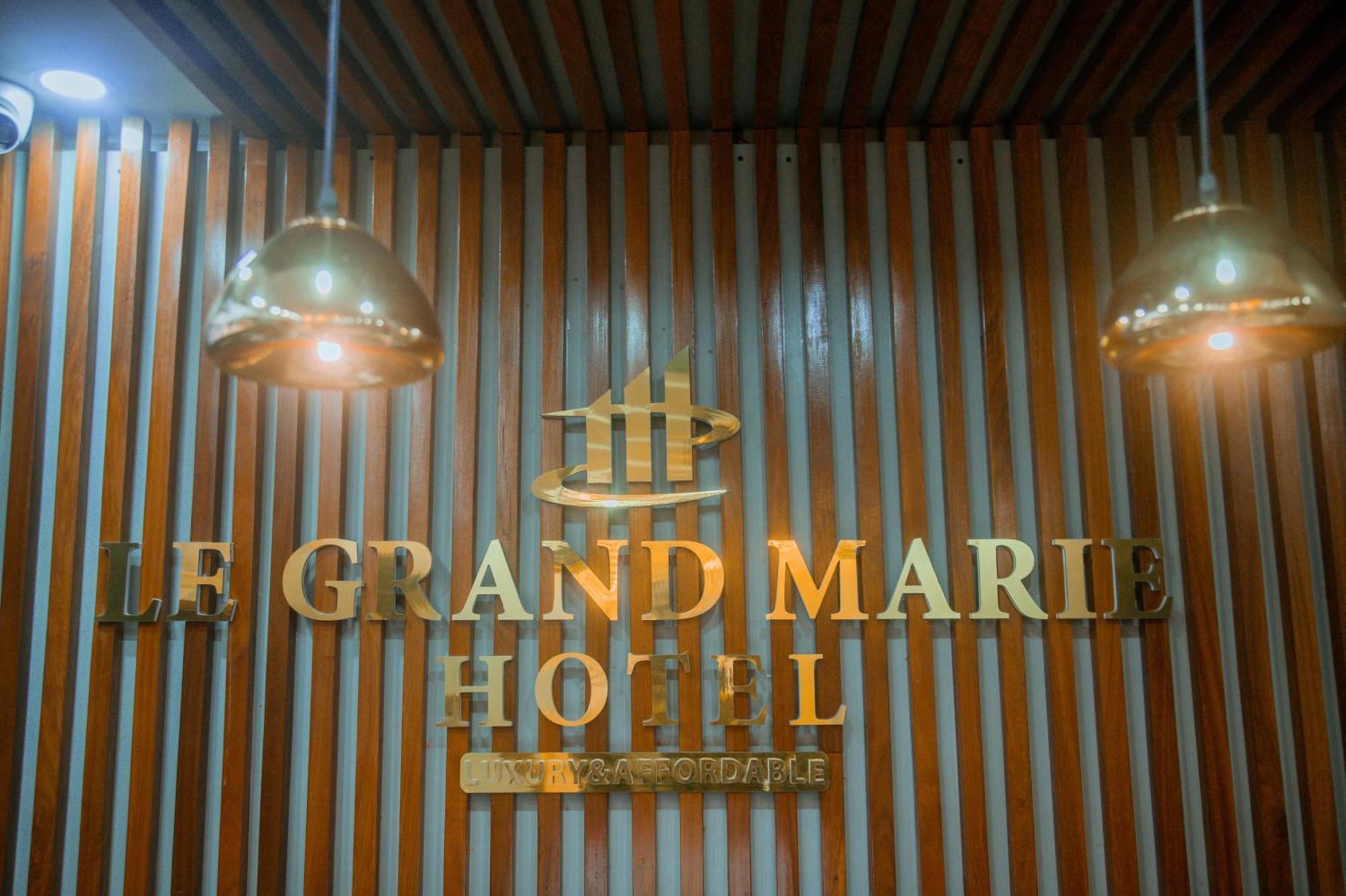 Le Grand Marie Hotel Daressalam Exterior foto